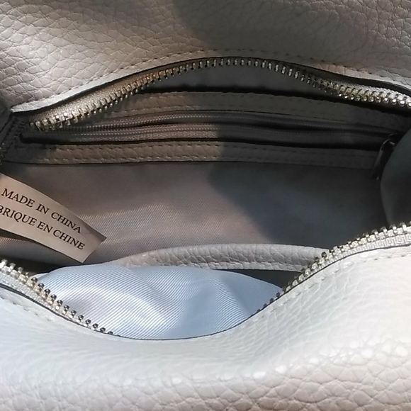 Handbag , crossbody , like new , no marks inside - Picture 2 of 2